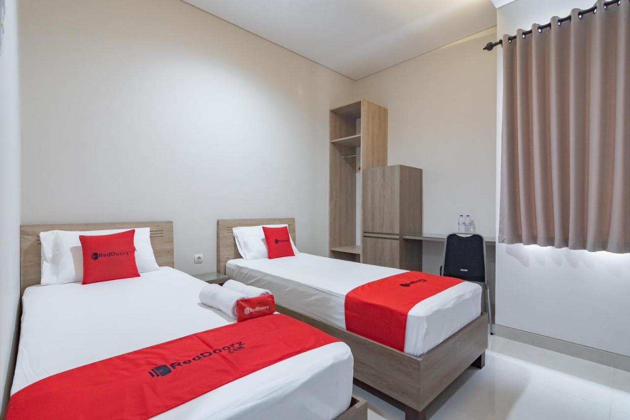 Reddoorz Plus @ Cirebon City Center Exterior foto
